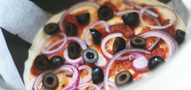 Пицца с семгой и рукколой в мультиварке