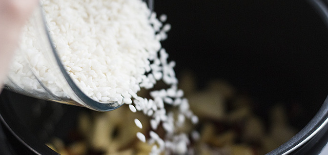 Сладкий рис с сухофруктами в мультиварке
