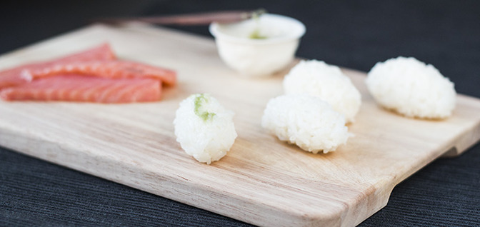 Нигири суши с лососем в мультиварке